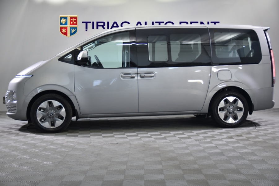 Hyundai Staria 1.6T-GDi 215CP Hybrid 6AT 8+1